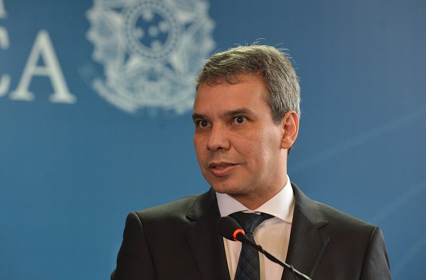  Advogado-geral da Petrobras é convidado a assumir Ministério da Justiça