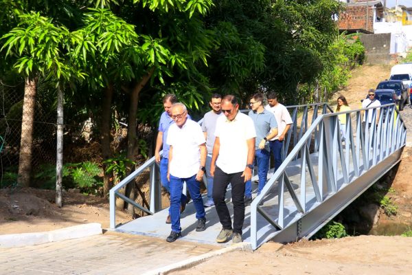  Prefeito Cícero Lucena inaugura passarela entre Oitizeiro e Cristo para reforçar acessibilidade e inclusão
