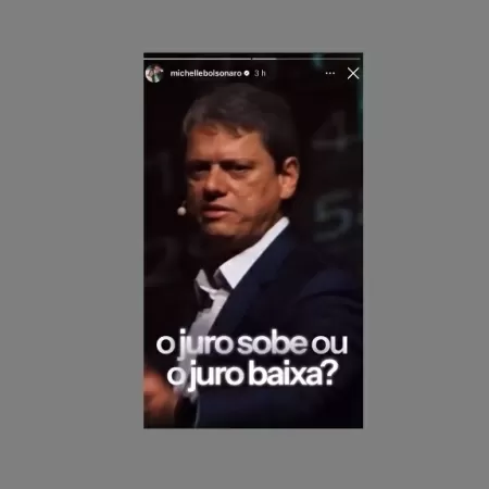  Confusão na família Bolsonaro: após a carta de Bolsonaro confirmando o filho candidato a Presidente, Michele bate de frente e recebe escanteio do outro filho. Entenda