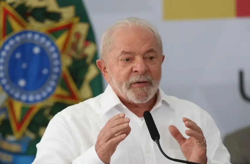  Em evento, Lula diz que salário minimo é “muito baixo”
