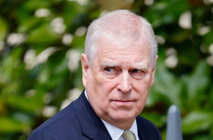  Ex-príncipe Prince Andrew é preso no Reino Unido em investigação ligada ao caso Jeffrey Epstein