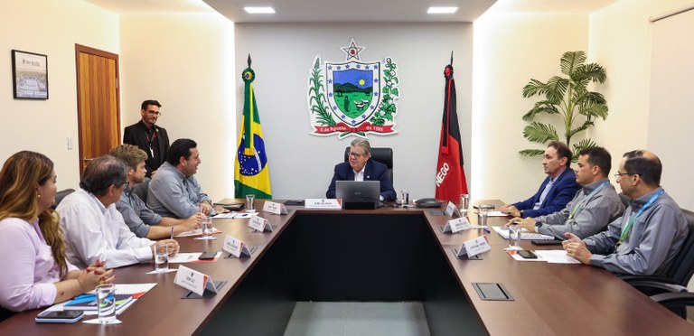  João Azevêdo se reúne com a Energisa Paraíba e anuncia mais de R$ 530 milhões em investimentos na rede elétrica do Estado