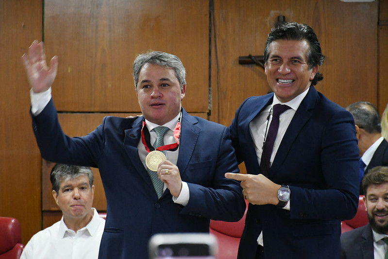  Senador Efraim Filho deve se filiar ao PL em março, confirma vereador Carlão Pelo Bem
