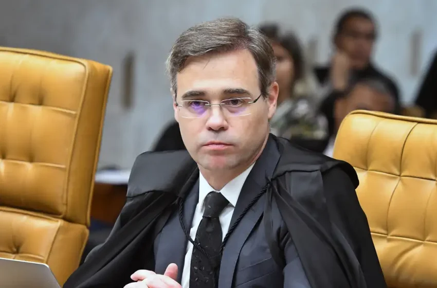  Ministro do STF autoriza deslocamento de Daniel Vorcaro para depor em comissão do Senado