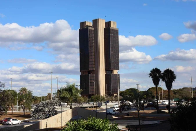  Banco Central encerra atividades do Banco Pleno por problemas financeiros e irregularidades