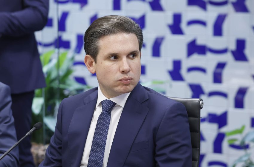  Proposta que altera jornada de trabalho terá relator anunciado nesta semana, afirma Hugo Motta