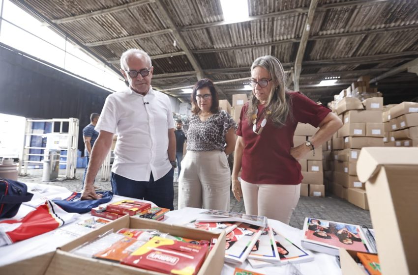  Cícero Lucena inicia entrega de material escolar e fardamento para 80 mil alunos e reforça compromisso da Prefeitura com a Educação