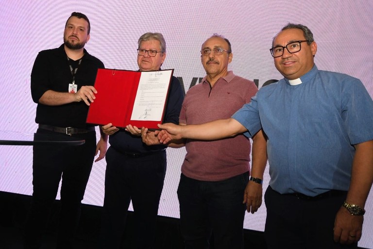  João Azevêdo anuncia novos editais do ICMS Cultural, homenageia parceiros e inaugura exposição no Museu da Cidade
