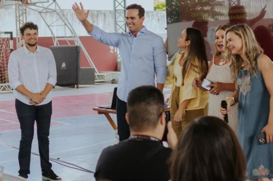  Lucas Ribeiro participa da Procissão de Nossa Senhora da Luz e destaca investimentos do governo em Guarabira