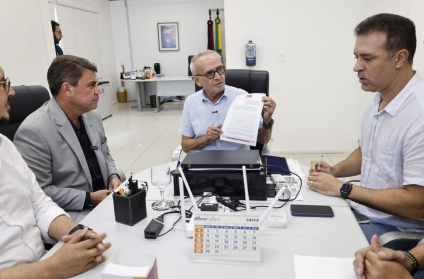 Cícero Lucena assina desapropriação no Centro Histórico para implantação de empreendimento turístico