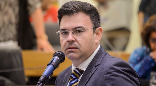  Raniery Paulino condiciona retorno à política à possibilidade de assumir vaga na Câmara dos Deputados