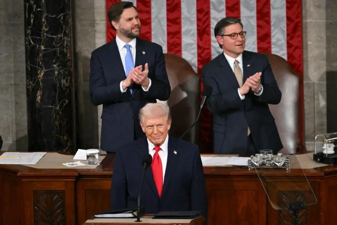  Trump exalta avanços econômicos em discurso do Estado da União, apesar de queda na popularidade