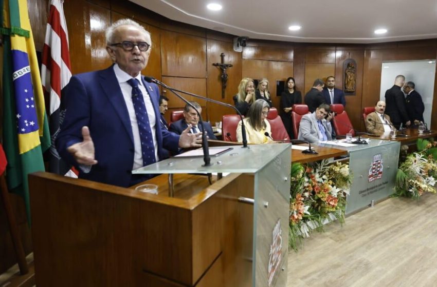  Em discurso na CMJP, prefeito confirma renúncia e disputa ao Governo da Paraíba