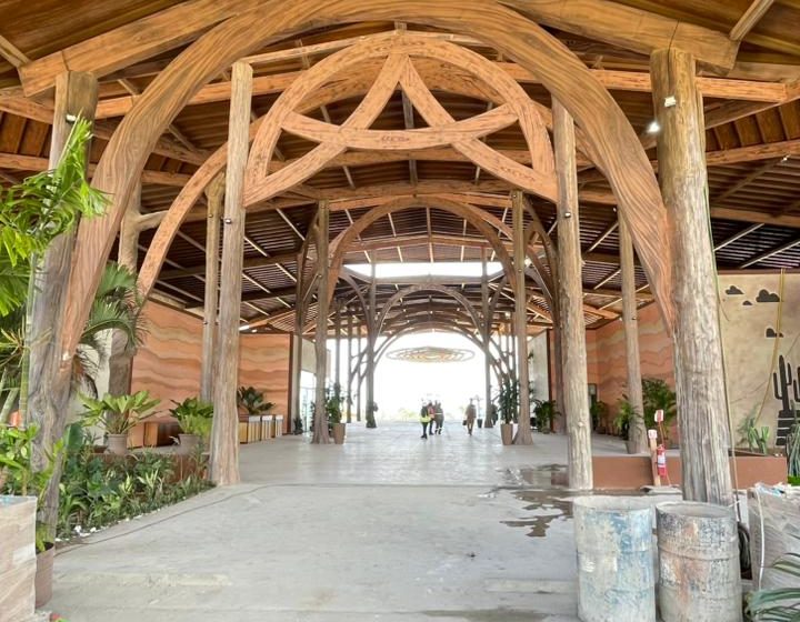 Lucas Ribeiro visita obras do Resort Tauá e diz que empreendimento vai abrir uma nova etapa no desenvolvimento econômico da Paraíba