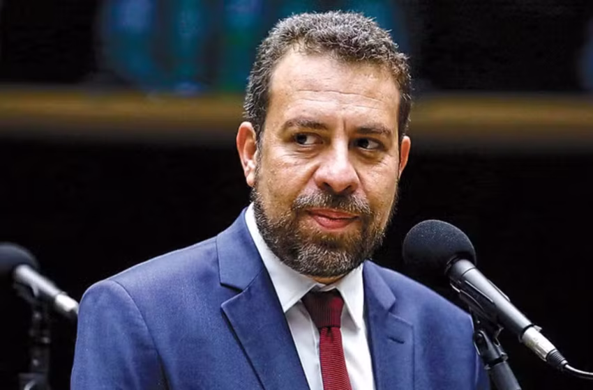  Boulos diz que governo quer acabar com escala 6×1 ainda este ano