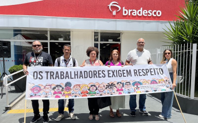  Sindicato dos Bancários atrasam abertura de agências do Bradesco em João Pessoa em protesto contra demissões e adoecimento
