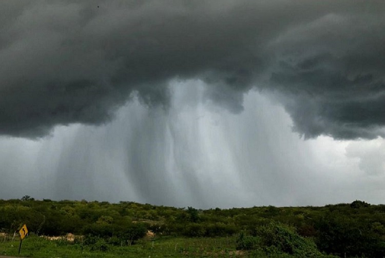  Chuva intensa e ventos fortes atingem Sertão da Paraíba; Inmet emite alerta