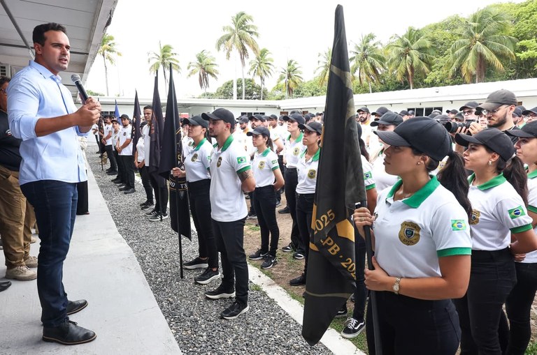  Governador em exercício participa de aula dos concluintes do curso de formação da Polícia Civil e destaca reforço da segurança com novos policiais