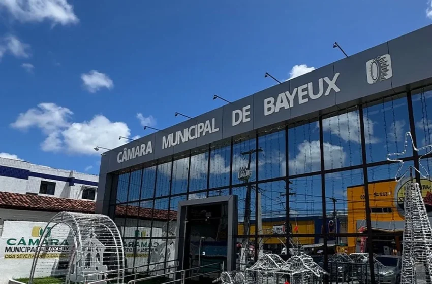  Sessão na Câmara de Bayeux é interrompida após mau cheiro e troca de acusações entre vereadores