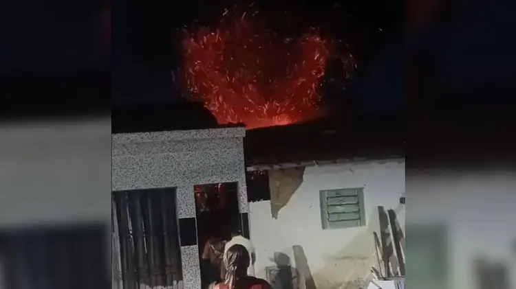  Incêndio atinge residência no bairro do Rangel, em João Pessoa