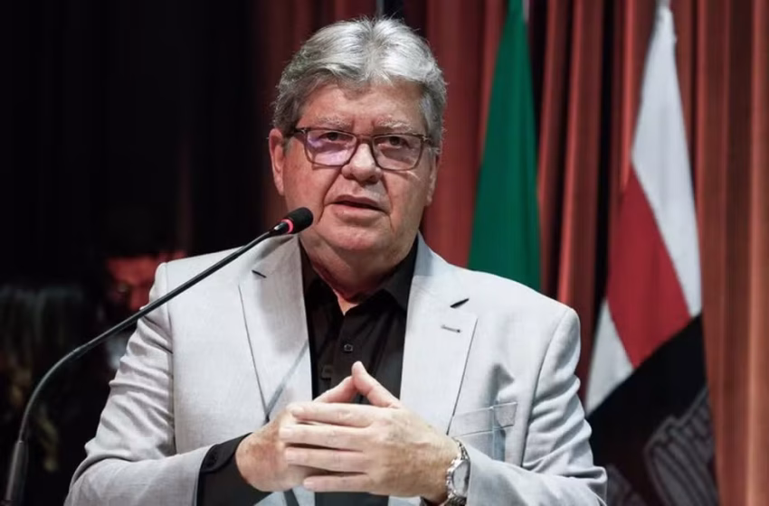  “Vontade pessoal não se discute”, diz João Azevêdo ao comentar possível rompimento