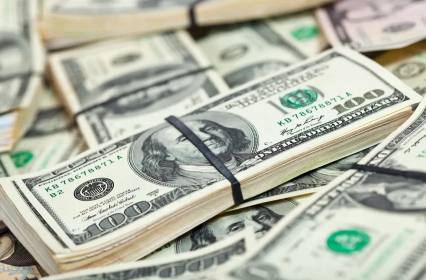  Queda máxima em 22 meses. Dólar pode chegar a R$5 depois de já ter ido aos R$6; Saiba mais