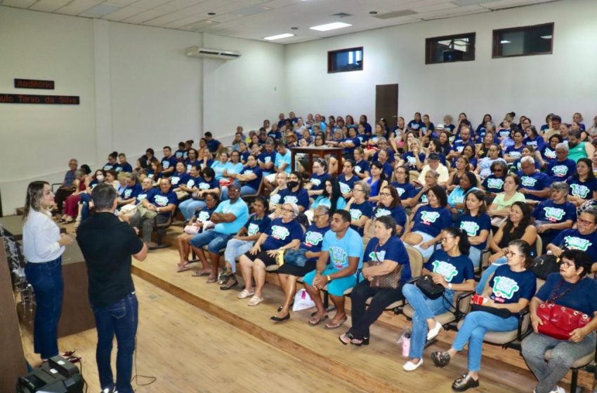  Prefeitura Municipal promove reunião com expositores da Feira Móvel para avaliar ações e planejar mês seguinte