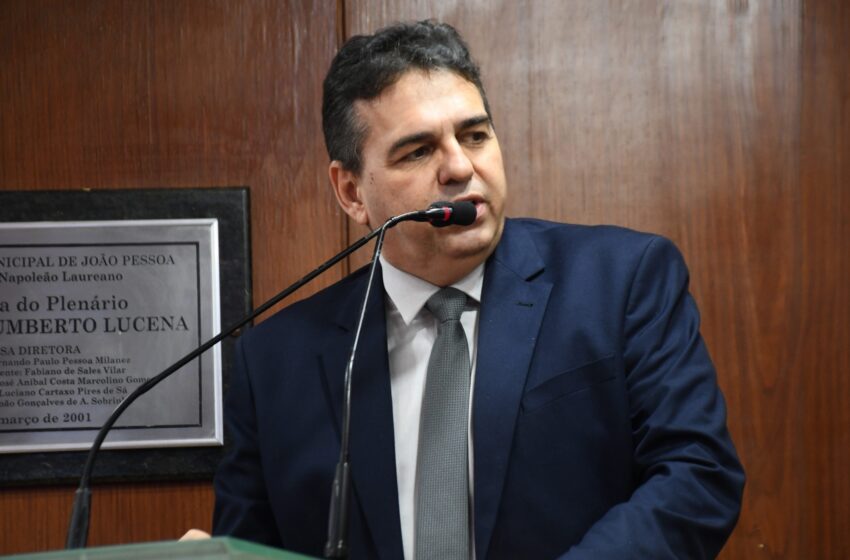  Com postura crítica ao prefeito Cícero Lucena e apoio a Lucas Ribeiro, Fábio Carneiro anuncia pré-candidatura a federal