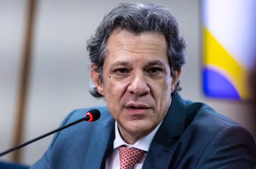  Haddad deixará o cargo da Fazenda na semana seguinte para disputar a eleição para o governo de SP