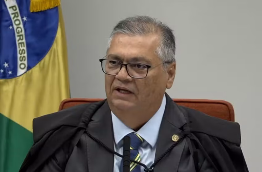  Flávio Dino suspende quebra de sigilo de empresária investigada pela CPMI do INSS