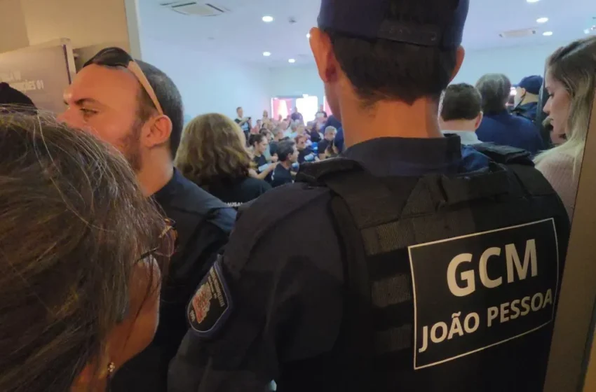  Audiência sobre Lei do Gabarito é marcada por protesto em João Pessoa