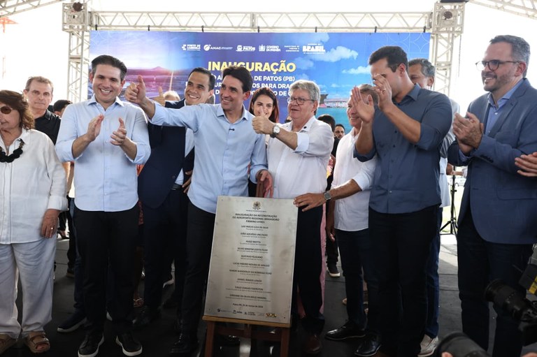  João Azevêdo e ministro Sílvio Costa Filho entregam aeroporto de Patos e asseguram desenvolvimento no Sertão da Paraíba