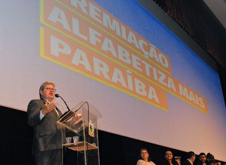  Governo da Paraíba premia melhores escolas no Programa Alfabetiza Mais; índice mostra 71% de crianças alfabetizada na idade certa