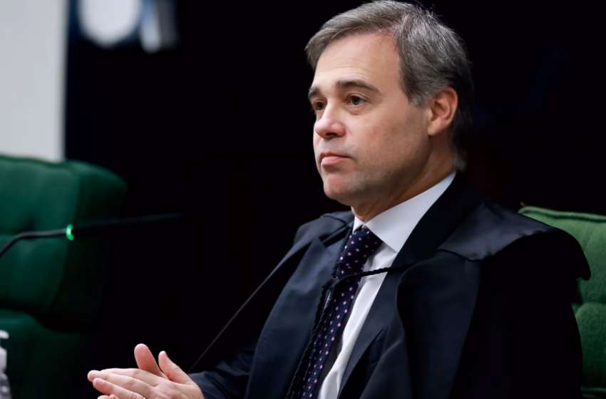  André Mendonça pede prorrogação da CPMI do INSS por 60 dias; votação ainda está em curso