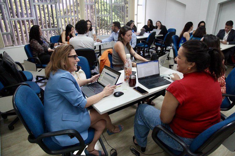 Presença de mulheres na alta liderança do Executivo Federal cresce de 29% para 38% em quatro anos