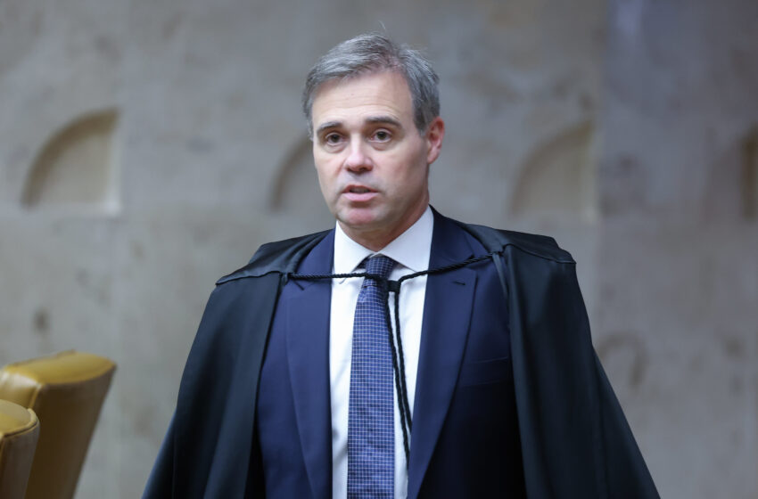  André Mendonça deixa sociedade em instituto privado e anuncia transformação da entidade em organização sem fins lucrativos