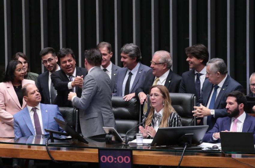  Câmara dos Deputados aprova PEC da Segurança Pública; texto segue para o Senado