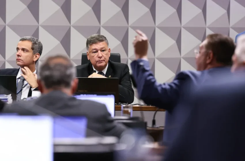  STF derruba prorrogação da CPMI do INSS por 8 votos a 2