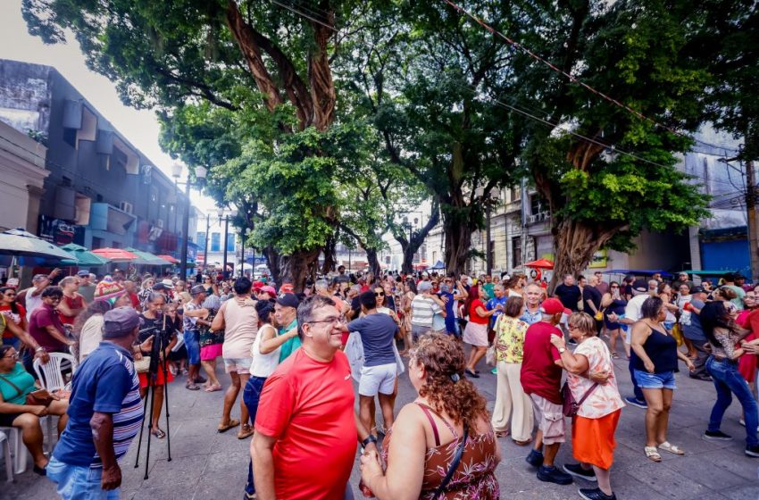  Sabadinho Bom homenageia mulheres com grupo ‘Chora que Passa’