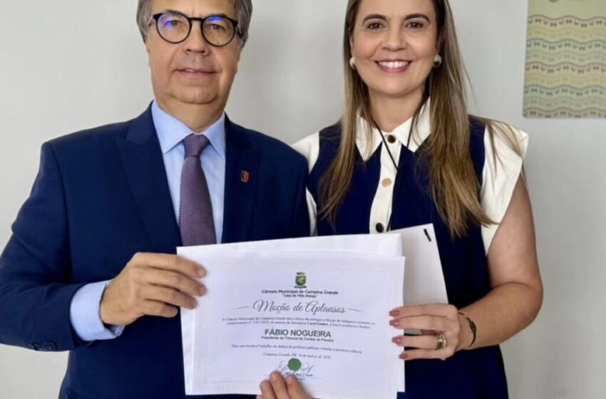  Presidente do TCE-PB é homenageado por atuação em defesa da primeira infância