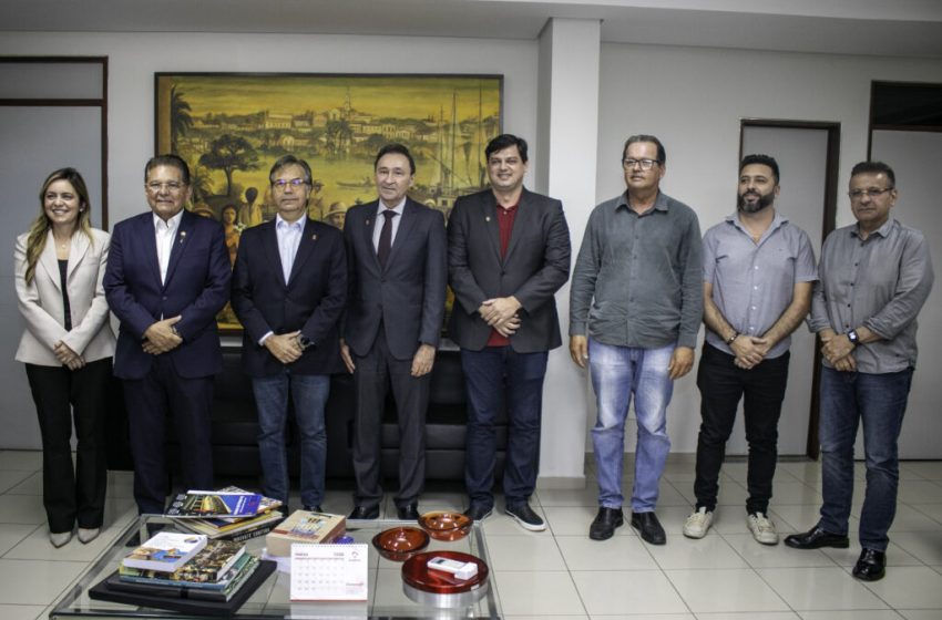  TCE-PB recebe deputado Adriano Galdino e dá primeiro passo para empossar conselheiros nomeados