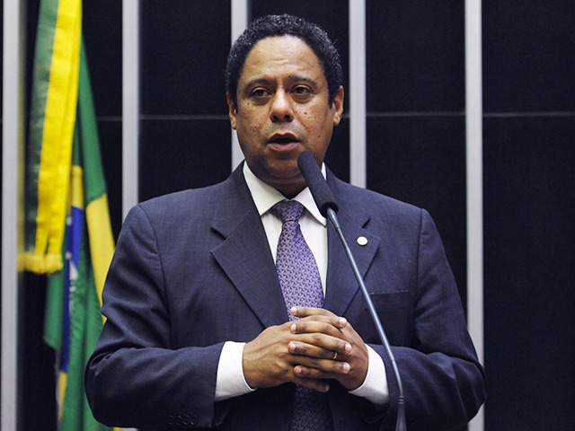  Câmara dos Deputados analisa projeto que torna obrigatório remuneração de todos os estágios e estabelece cotas