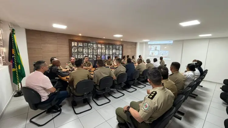  Oficiais da PM e do Corpo de Bombeiros se reúnem em João Pessoa para discutir reajuste salarial