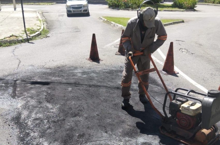  Equipes da Seinfra intensificam operação tapa-buraco em mais de 30 bairros nesta quarta-feira (11)