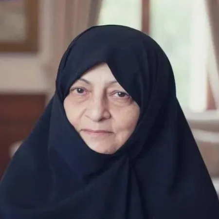  Mídia iraniana retrata-se e afirma que a esposa de Ali Khamenei está viva