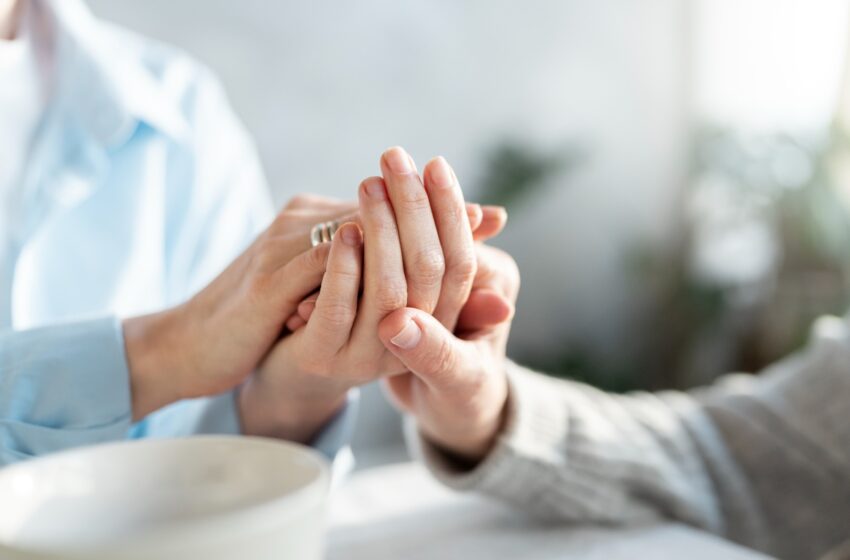  Mês de conscientização do Parkinson acende alerta para sintomas silenciosos