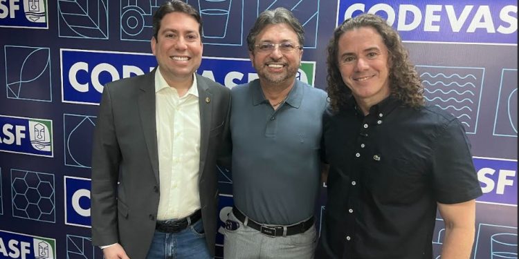  Beto Pirulito reforça parceria com Veneziano em evento de obras para 14 municípios