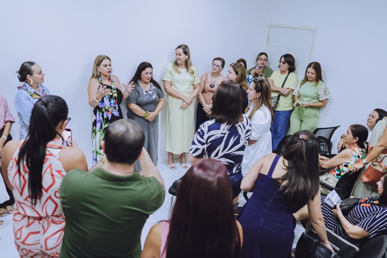  Primeira-dama participa de encontro com rendeiras em Monteiro e destaca crescimento e valorização da renda renascença