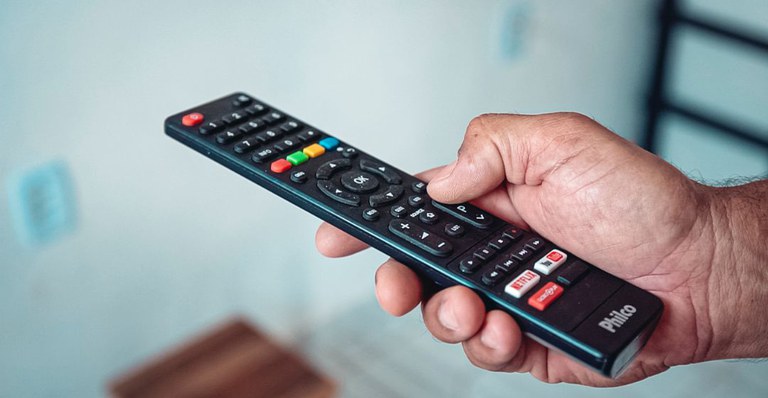  Brasil encerra oficialmente era da TV analógica e libera faixa de 700 MHz para 4G