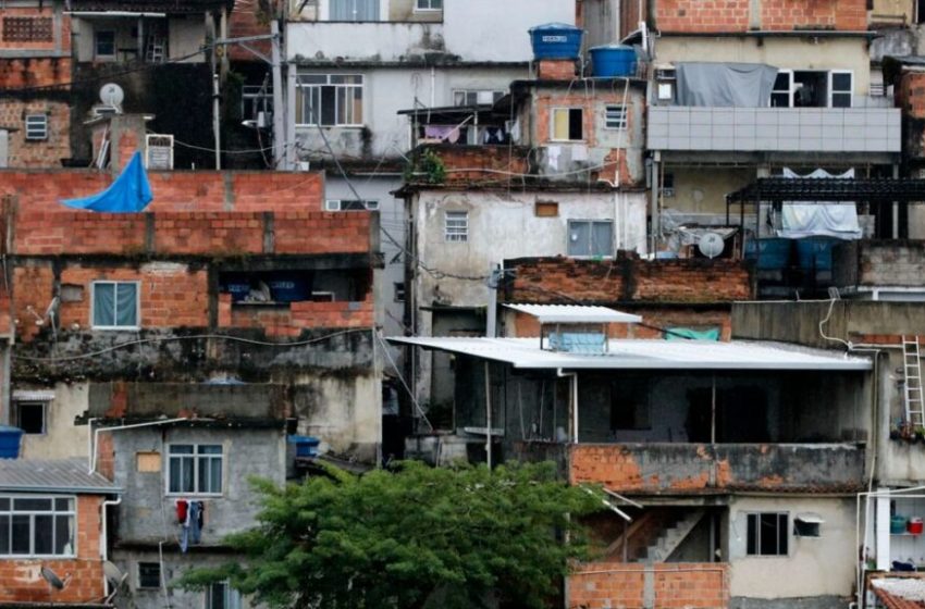  Favelas quase triplicam de tamanho no Brasil em 40 anos e avançam sobre áreas com risco hídrico, aponta MapBiomas